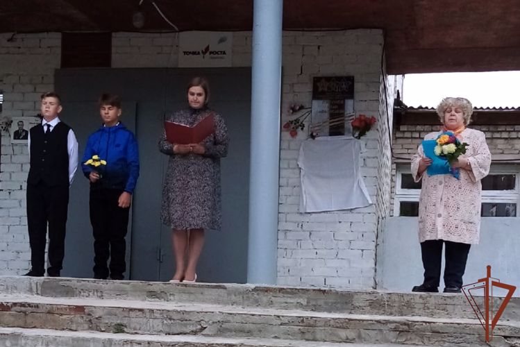 В Архангельской области открыли мемориальную доску в память о погибшем спецназовце Росгвардии