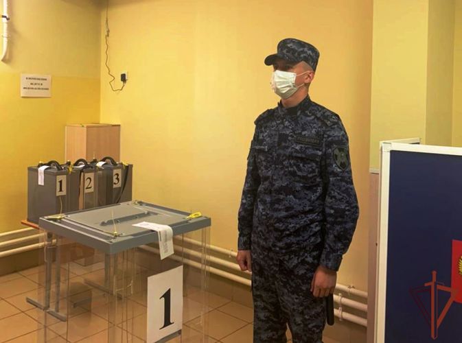 Росгвардейцы Северо-Западного округа приняли участие в обеспечении безопасности проведения Единого дня голосования