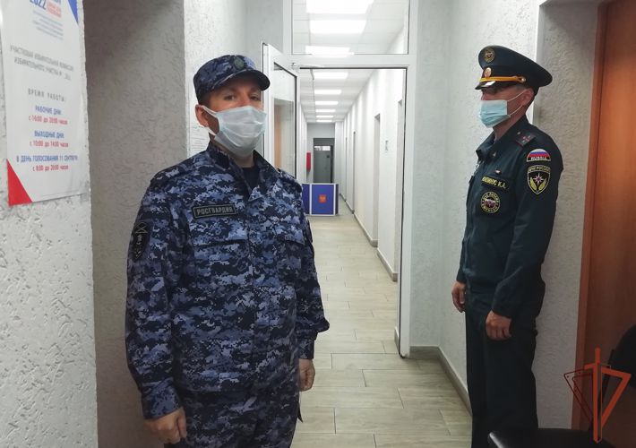 В Единый день голосования на Урале росгвардейцы приняли участие в охране общественного порядка 