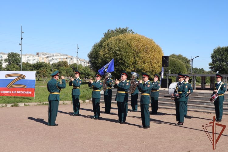 Концерт в поддержку участников специальной военной операции провели росгвардейцы в Санкт-Петербурге 