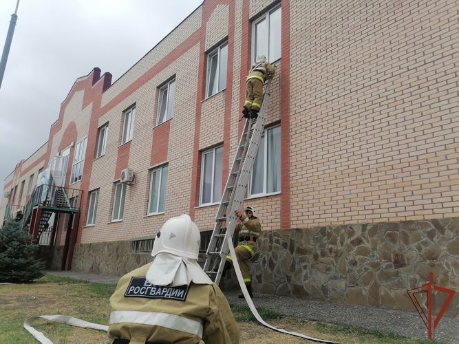 Межведомственные пожарно-тактические учения прошли в грозненском образовательном учреждении Росгвардии
