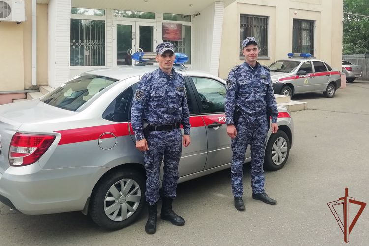 Росгвардейцы оказали помощь почувствовавшему недомогание жителю Кубани 