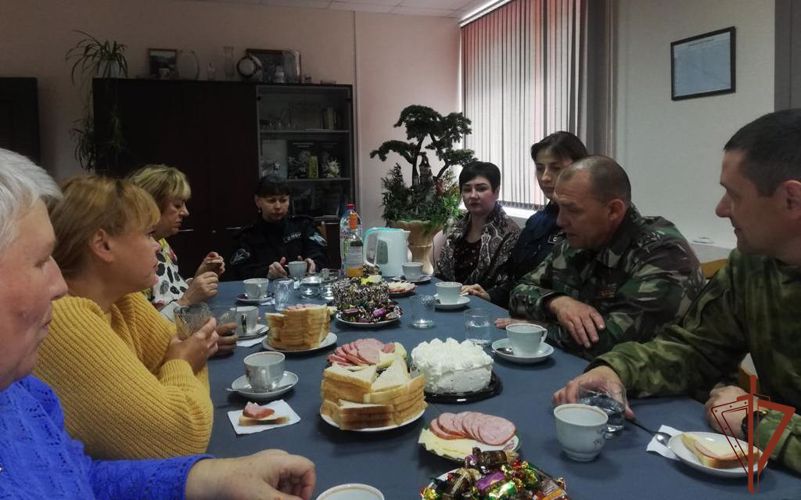 В Брянске росгвардейцы встретились с родственниками сотрудников, погибших при исполнении служебного долга 
