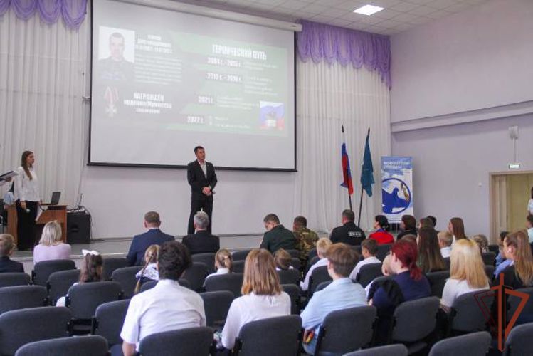 «Парту Героя» памяти бойца сахалинского спецназа открыли в Корсакове
