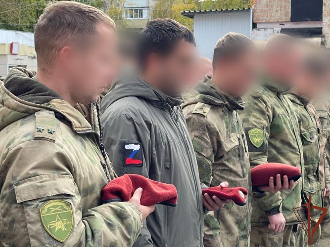 В Архангельске состоялось открытие мурала, посвященного памяти погибшего бойца Росгвардии (видео)