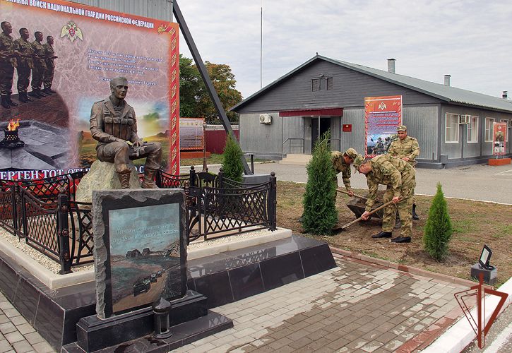 Акция Росгвардии «Древо Сталинграда» прошла в Объединенной группировке войск (сил) 