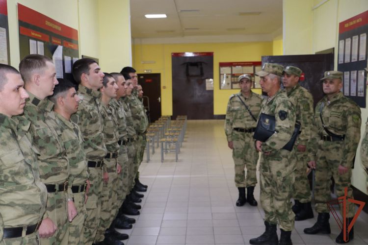 Командующий Уральским округом проверил подразделения озерского соединения по охране ВГО