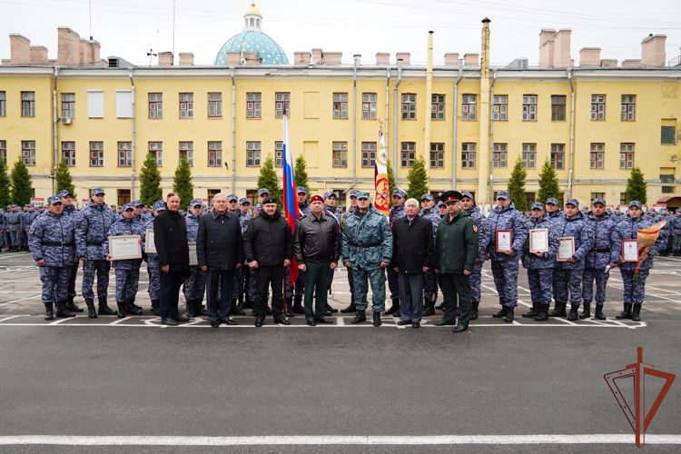 Командующий СЗО Росгвардии поздравил личный состав подразделений округа, отметивших годовщины формирования