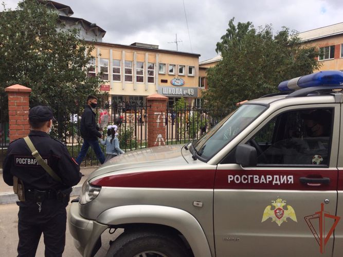 Росгвардейцы Восточного округа обеспечили безопасность проведения Дня знаний 