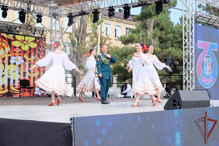 В Махачкале и Каспийске прошли концерты Ансамбля песни и пляски Северо-Кавказского округа Росгвардии 
