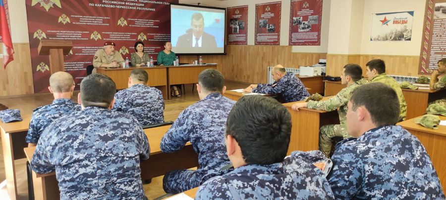 На Северном Кавказе сотрудники и военнослужащие Росгвардии написали Диктант Победы 