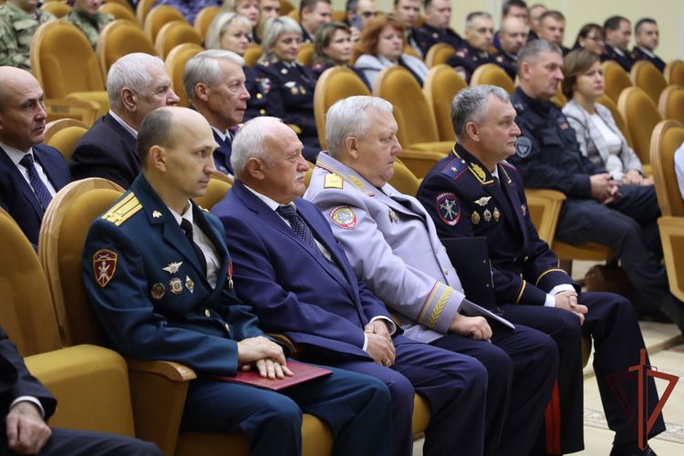 В Вологде росгвардейцы участвовали в спецгашении марки, посвященной погибшему сослуживцу
