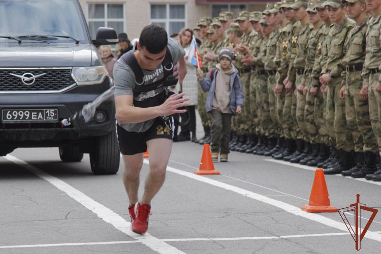 Чемпионат по силовому экстриму впервые прошёл в Санкт-Петербургском институте Росгвардии 