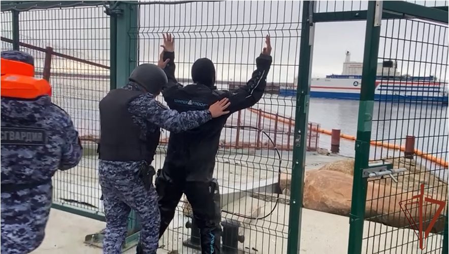Учения по защите плавучей атомной электростанции провела Росгвардия на Чукотке 