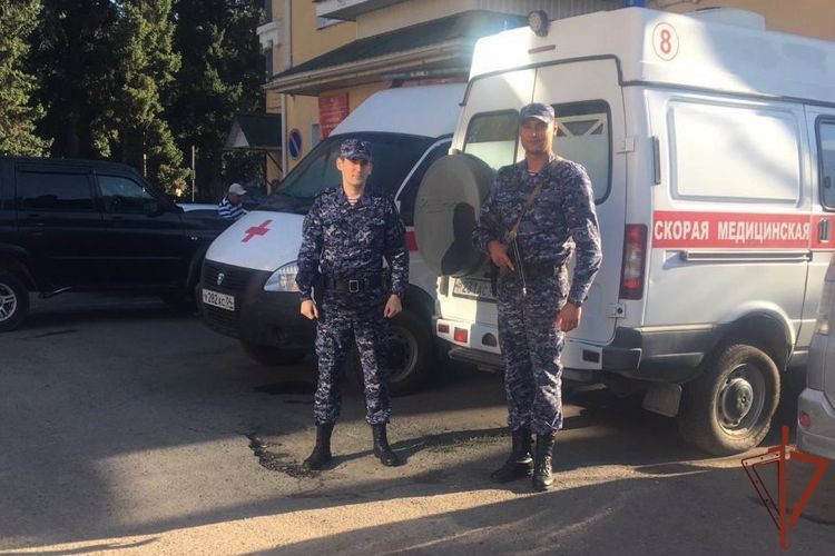 Пострадавшей в ДТП жительнице Республики Алтай  оказал медпомощь патруль Росгвардии