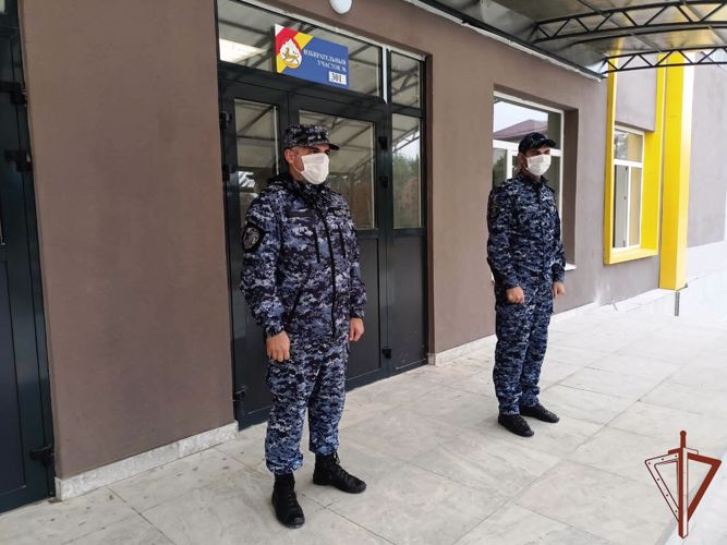 Росгвардейцы приняли участие в охране общественного порядка в единый день голосования в субъектах СКФО
