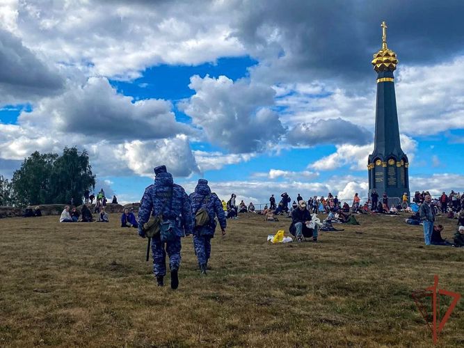 Росгвардейцы обеспечили правопорядок на Международном военно-историческом фестивале «День Бородина» 