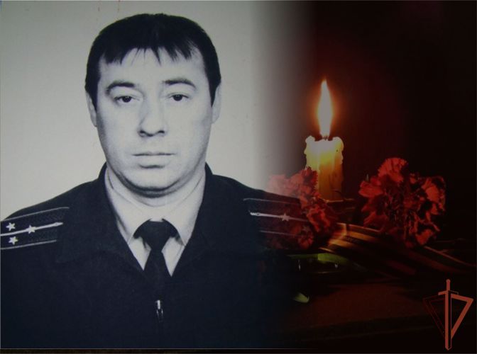 Офицеры сыктывкарского СОБР почтили память сослуживца, погибшего при исполнении служебного долга