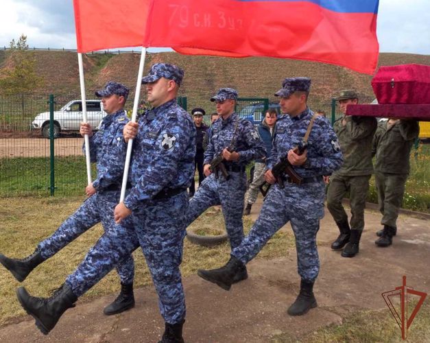 В день окончания Второй мировой войны сотрудники Росгвардии приняли участие в перезахоронении останков фронтовика под Иркутском