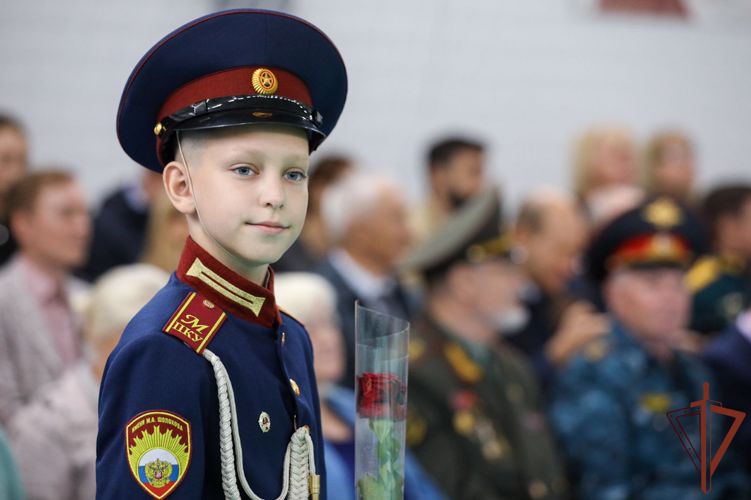 В День знаний генерал-полковник Игорь Ильяш посетил Московское президентское кадетское училище имени М. А. Шолохова