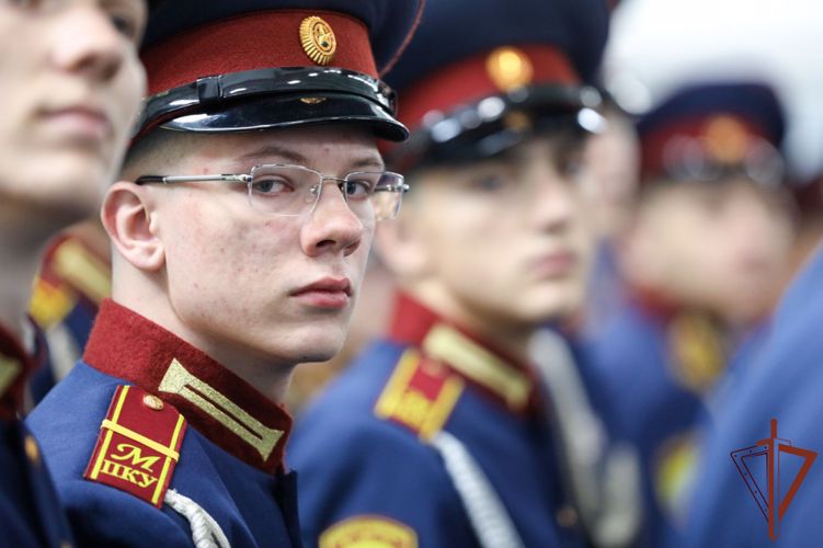 В День знаний генерал-полковник Игорь Ильяш посетил Московское президентское кадетское училище имени М. А. Шолохова