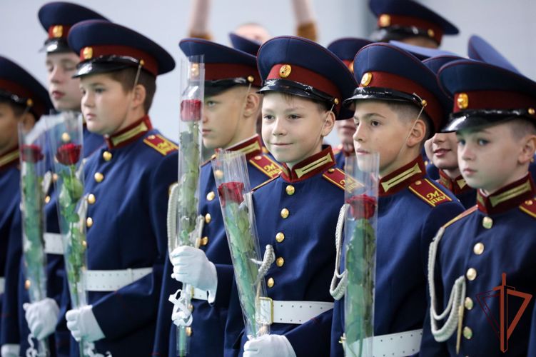 В День знаний генерал-полковник Игорь Ильяш посетил Московское президентское кадетское училище имени М. А. Шолохова