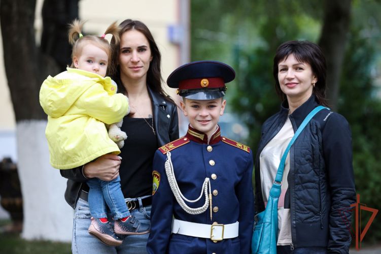 В День знаний генерал-полковник Игорь Ильяш посетил Московское президентское кадетское училище имени М. А. Шолохова