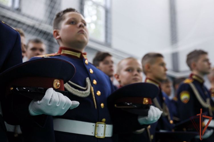 В День знаний генерал-полковник Игорь Ильяш посетил Московское президентское кадетское училище имени М. А. Шолохова