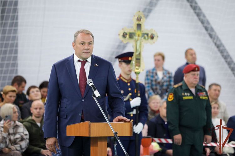 В День знаний генерал-полковник Игорь Ильяш посетил Московское президентское кадетское училище имени М. А. Шолохова
