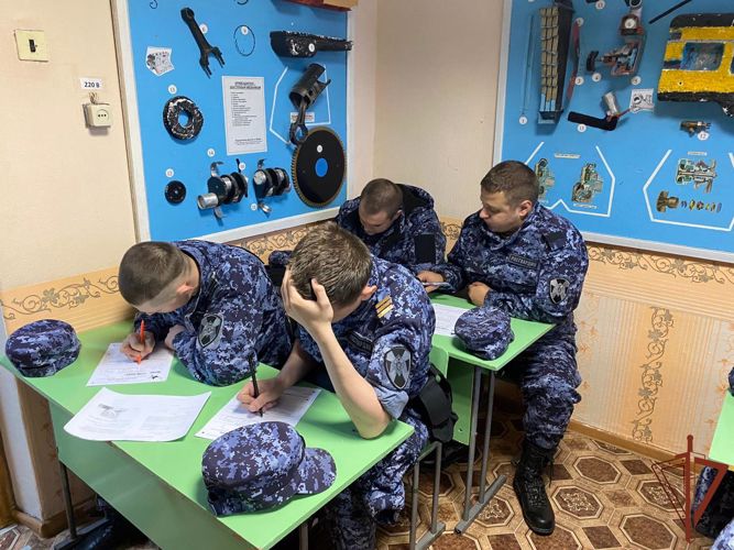 Росгвардейцы-дальневосточники присоединились к акции «Диктант Победы» 