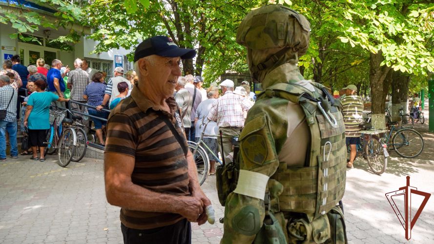 Росгвардия обеспечивает безопасность работы социальных объектов в Херсонской области (видео)