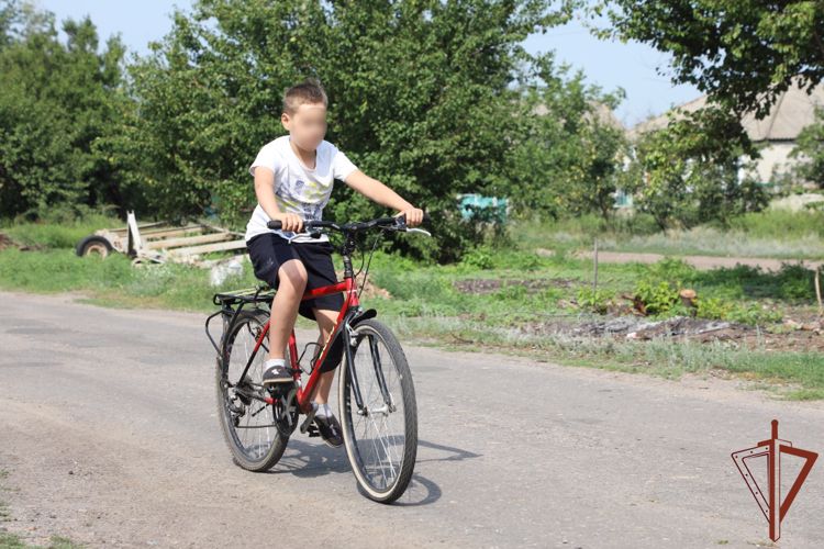 Росгвардеец спас ребенка во время артиллерийского обстрела