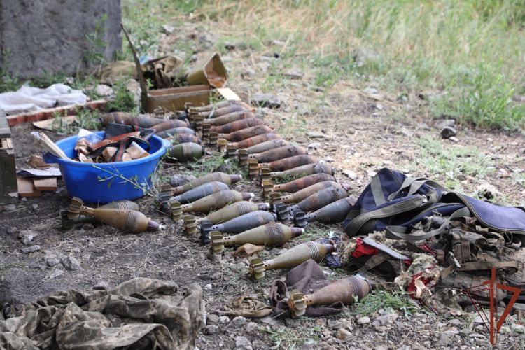 Большое количество оружия и боеприпасов националистов обнаружили росгвардейцы при выполнении задач в ЛНР  