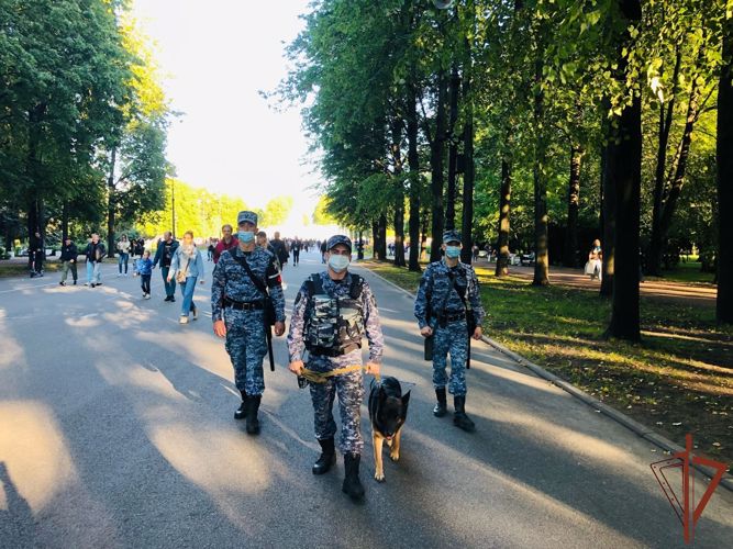 В Санкт-Петербурге росгвардейцы обеспечили правопорядок во время матча чемпионата России по футболу