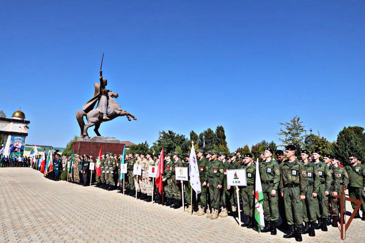 В Грозном росгвардейцы  приняли участие в открытии военно-патриотической игры «Наша сила - в единстве!»