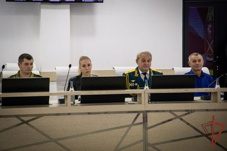 Орден Мужества погибшего росгвардейца передали его родным на Ставрополье