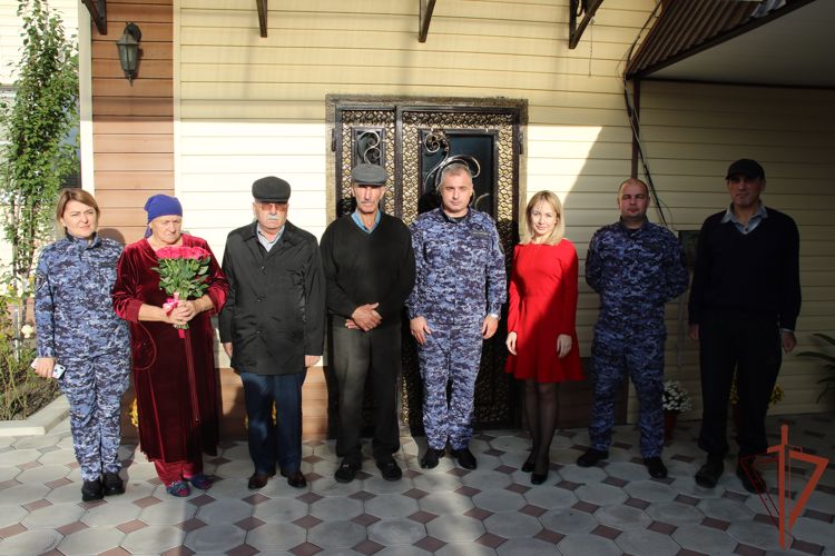 В Кабардино-Балкарии росгвардейцы навестили семьи погибших при исполнении служебного долга сослуживцев