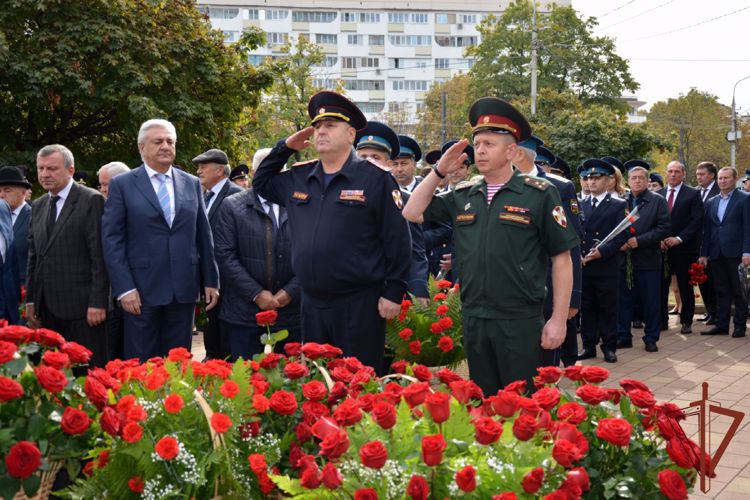 В Нальчике росгвардейцы почтили память правоохранителей, погибших при отражении нападения боевиков на город в 2005 году