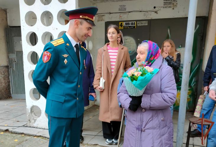 Ветерана Великой отечественной войны поздравили с Днем рождения военнослужащие Росгвардии в Димитровграде 