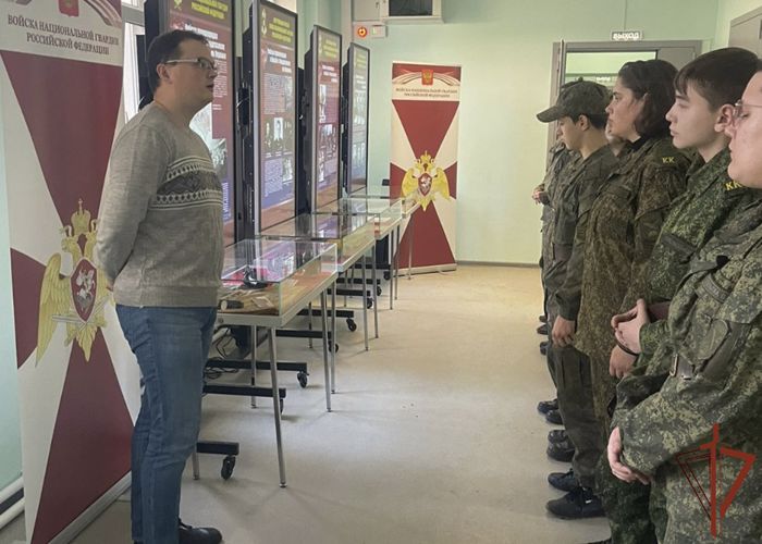 Передвижная выставка Центрального музея Росгвардии открылась в военно-патриотическом лагере «Бородино»