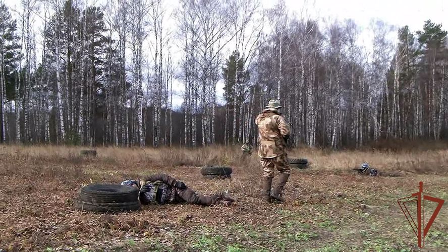 Ветераны СОБР Росгвардии провели для добровольцев с Южного Урала занятия по тактической медицине 