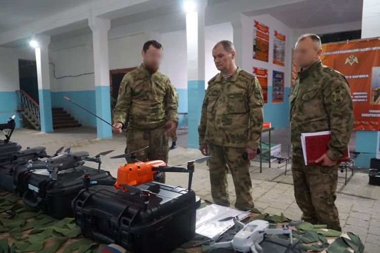 Генерал-полковник Алексей Беззубиков вручил награды росгвардейцам, отличившимся при выполнении служебно-боевых задач