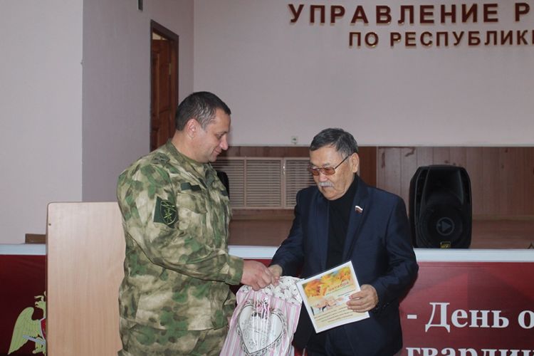 В Бурятии росгвардейцы поздравили ветеранов с Международным днем пожилого человека