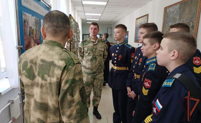   «День военных профессий» провела Росгвардия для воспитанников Тюменского президентского кадетского училища