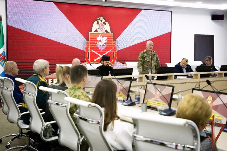 Орден Мужества погибшего росгвардейца передали его родным на Ставрополье