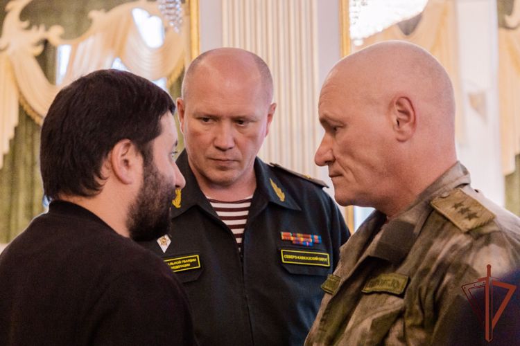 Командующий Северо-Кавказским округом встретился с родными погибших военнослужащих и сотрудников Росгвардии