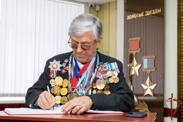 Легендарный биатлонист Александр Тихонов принимает участие в проектах Росгвардии об олимпийцах ведомства