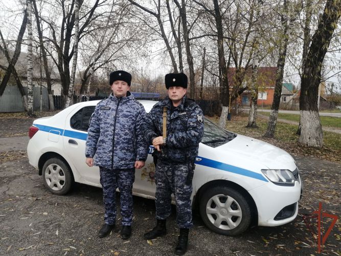 Сотрудники Росгвардии в Рязанской области пришли на помощь 73-летней женщине, оказавшейся в критической ситуации