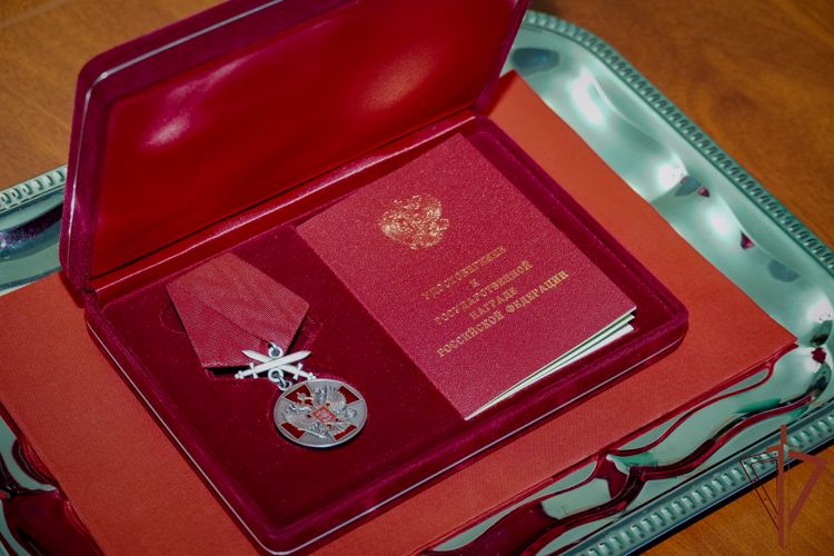 Командующий Северо-Западным округом Росгвардии вручил награды отличившимся военнослужащим