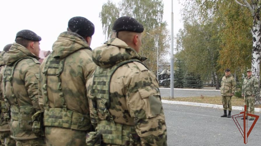 Профессиональный праздник  отмечают сотрудники ОМОН Уральского округа  